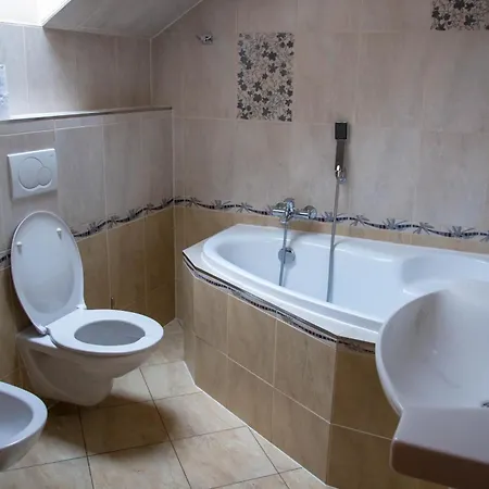 Zamecek Kaliste Otel Poddubí