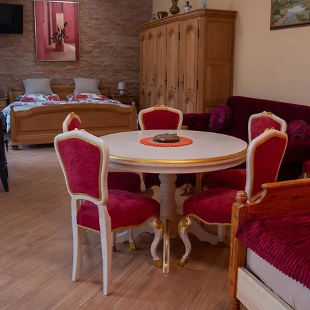 Zamecek Kaliste Poddubí