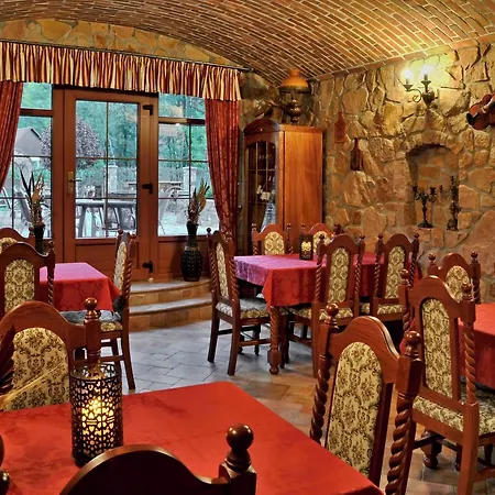 Hotel Zamecek Kaliste Poddubi